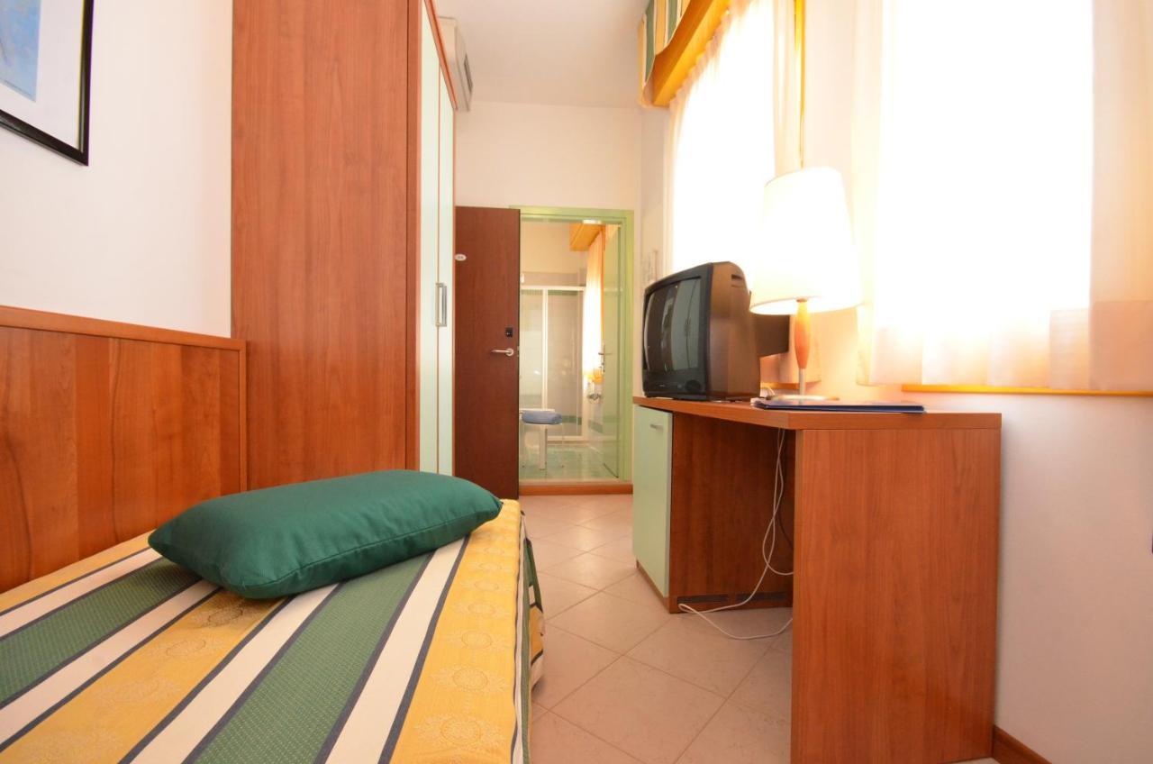 Hotel Luna Bibione Eksteriør billede