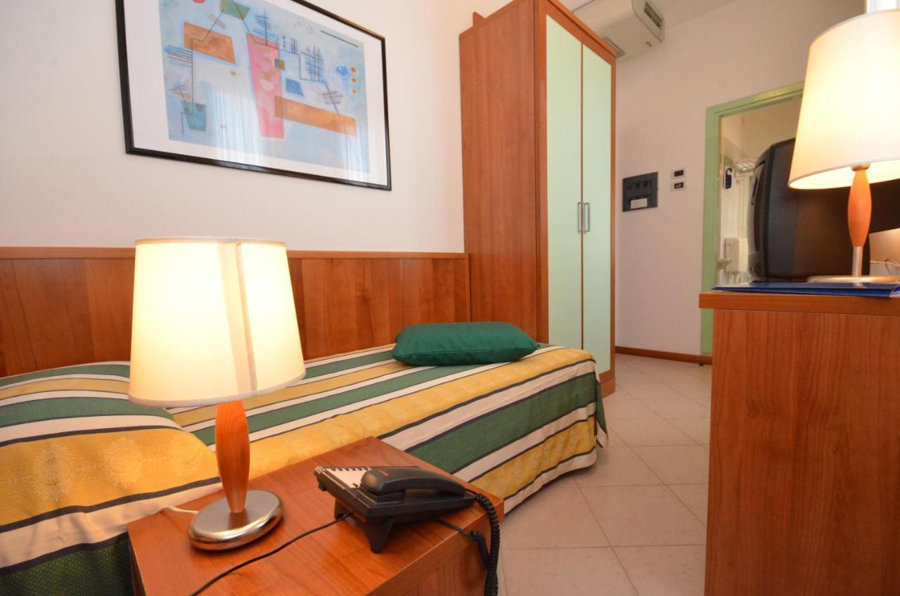 Hotel Luna Bibione Eksteriør billede
