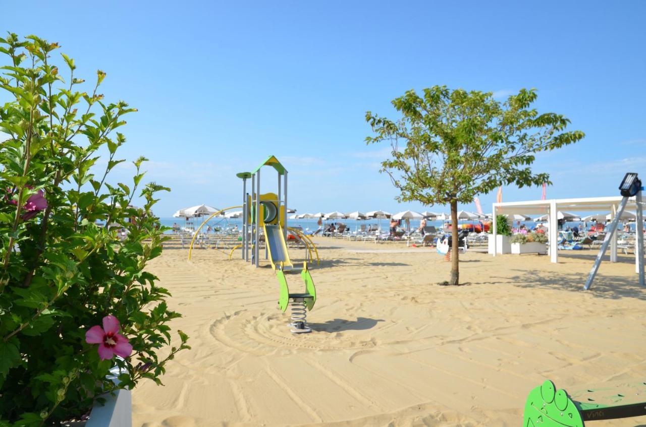 Hotel Luna Bibione Eksteriør billede