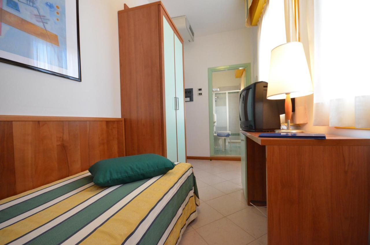 Hotel Luna Bibione Eksteriør billede