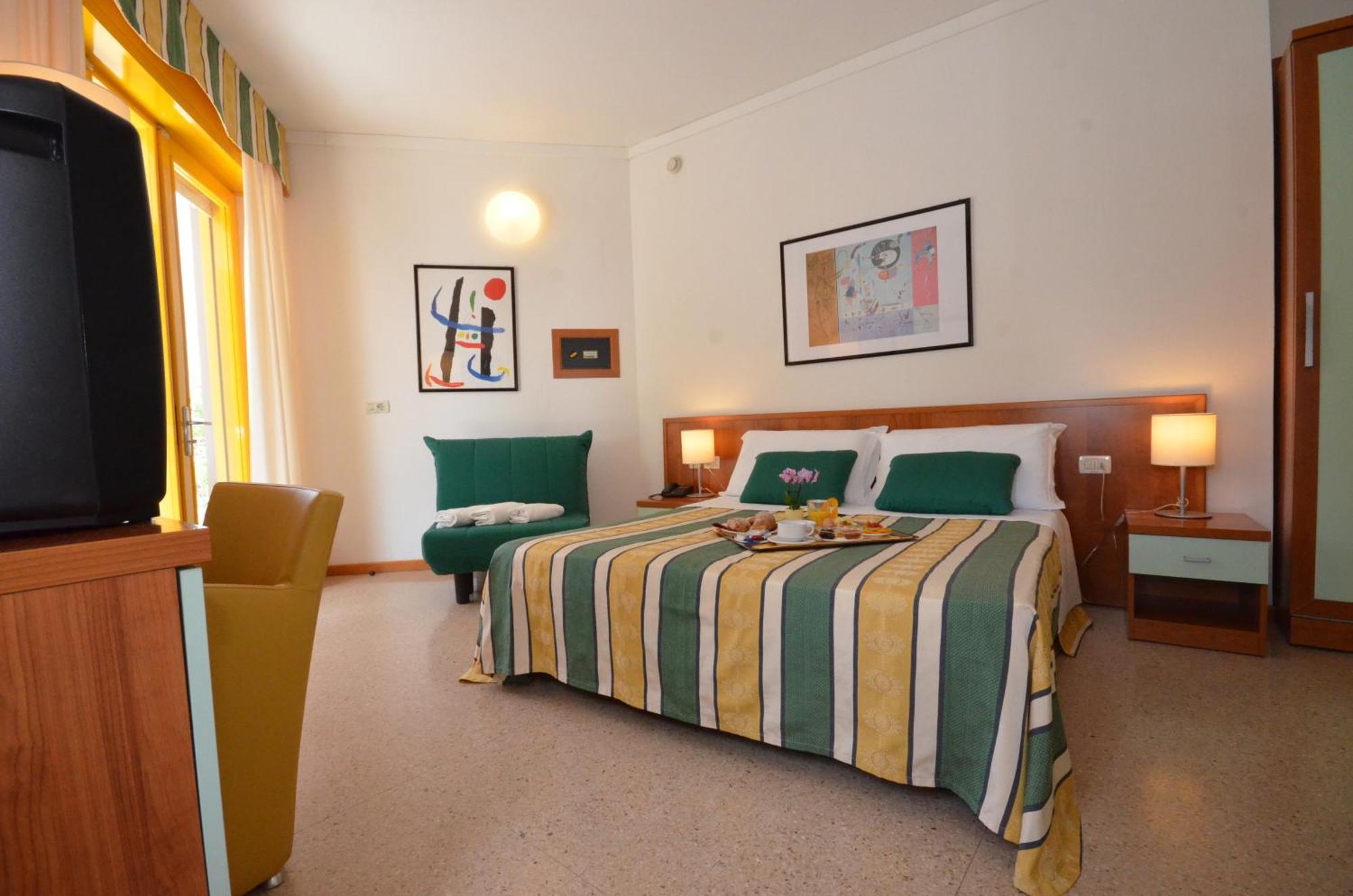 Hotel Luna Bibione Eksteriør billede